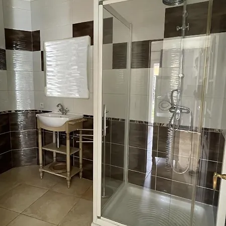 Апартаменти Location De Charme *