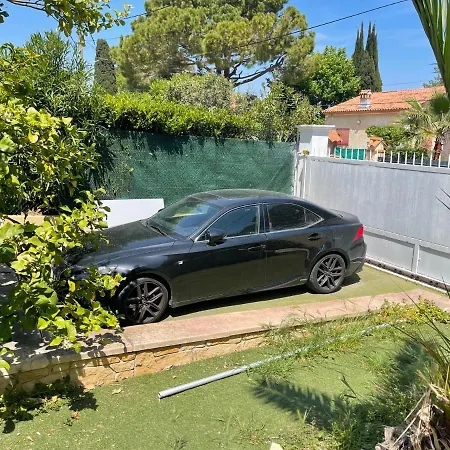 Location De Charme * Антіб