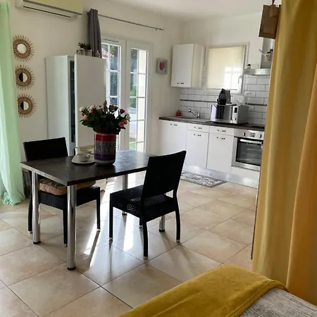 Location De Charme Apartament Antibes