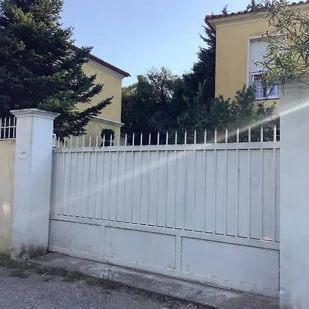 Location De Charme Apartmán *